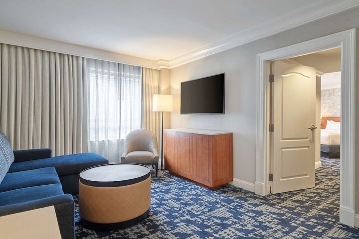 Room 32 of 51