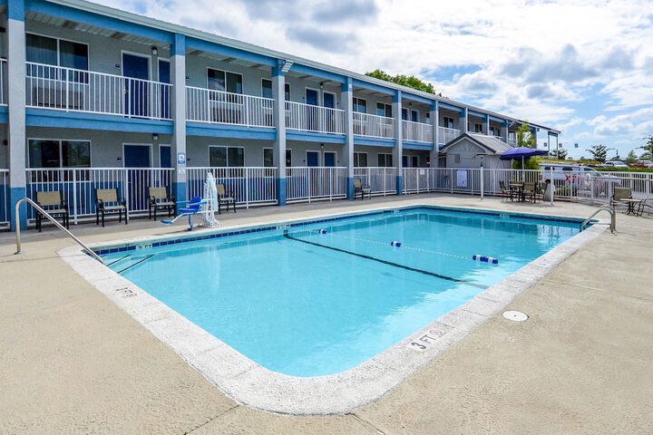 Pool 9 of 33