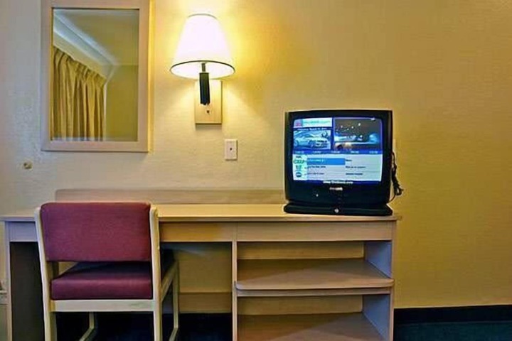 Room 26 of 37