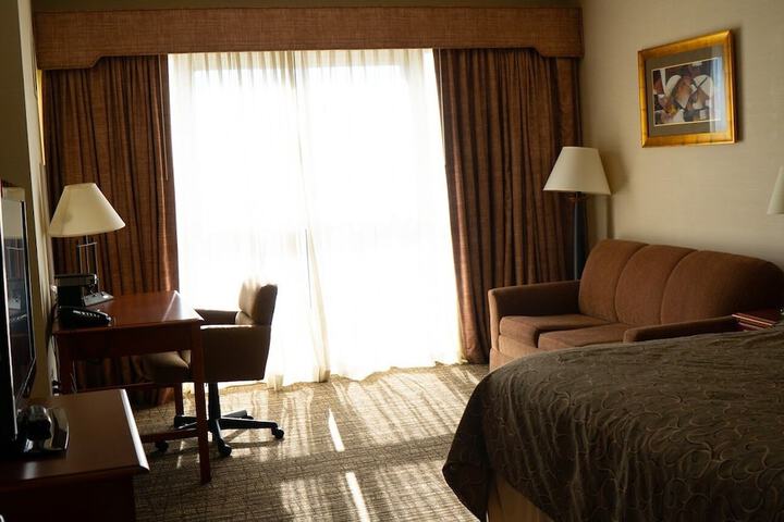 Room 8 of 17