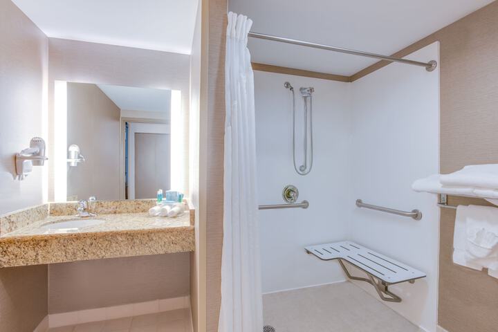 Room 25 of 59