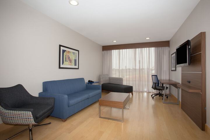 Room 25 of 39
