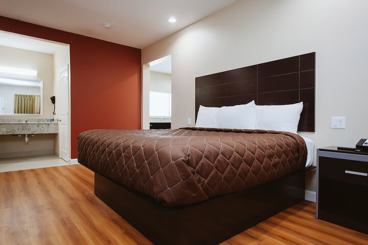 Room 21 of 46