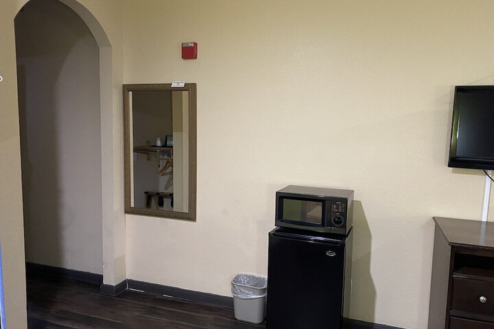 Room 14 of 36