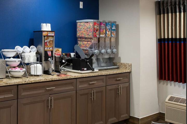 Microtel Inn & Suites by Wyndham Springfield