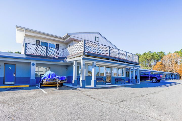 Whispering Pines by Hotel O Whitestone VA