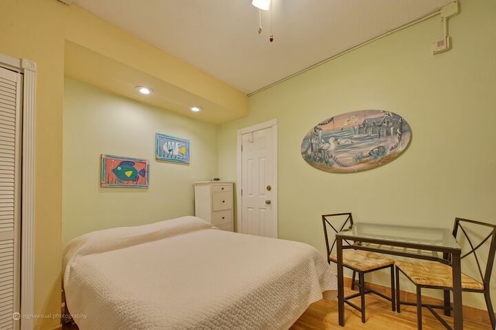 Room 27 of 44