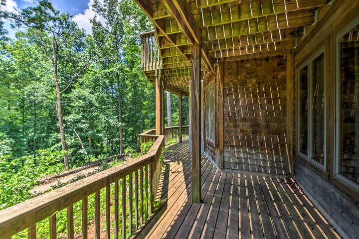 Tryon House w / Hot Tub - Near Equestrian Centers!