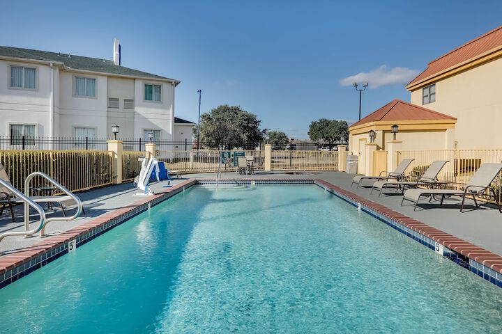 Pool 3 of 13