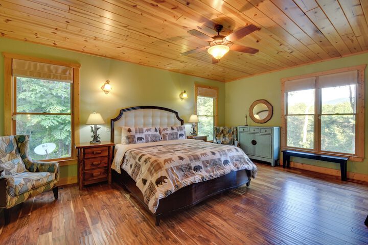 Ellijay Cabin Rental w / Hot Tub + Mountain Views!