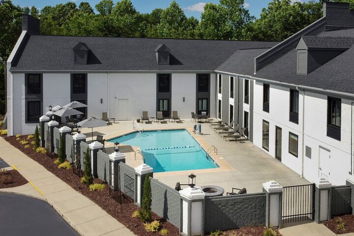 Pool 4 of 24