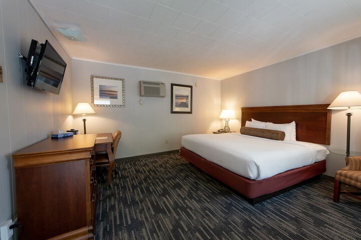 Scottys Lakeside Resort