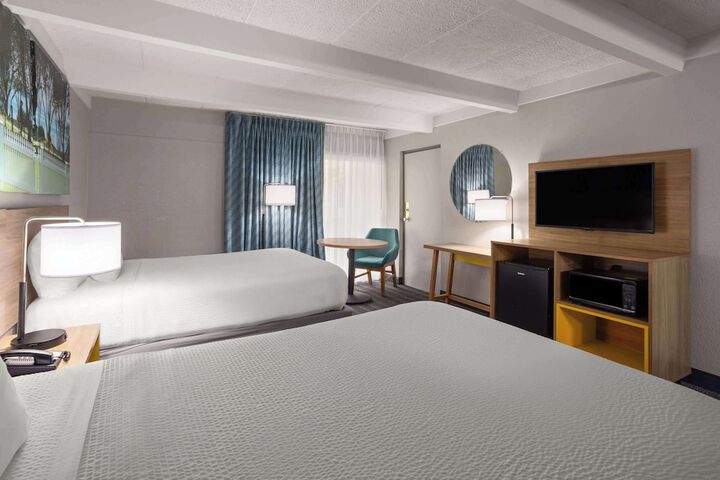 Room 9 of 26