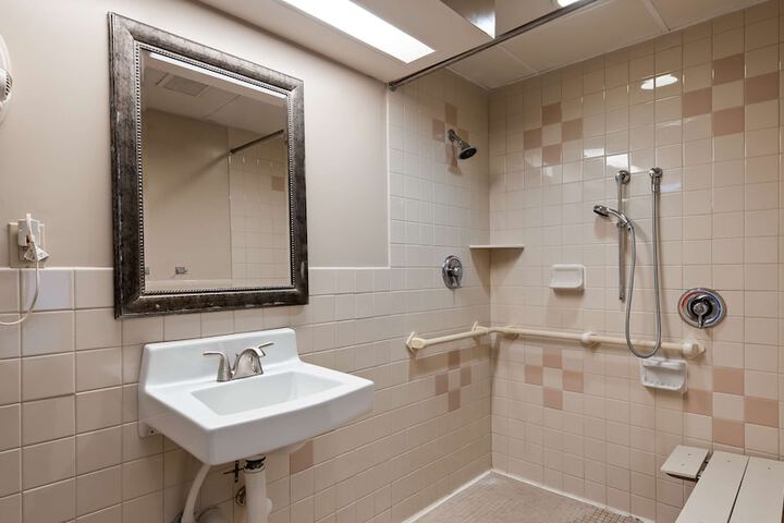 Room 5 of 25