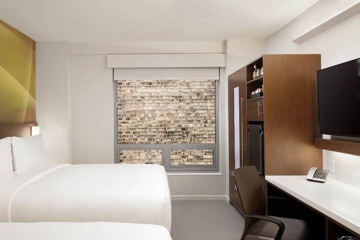 Room 9 of 60