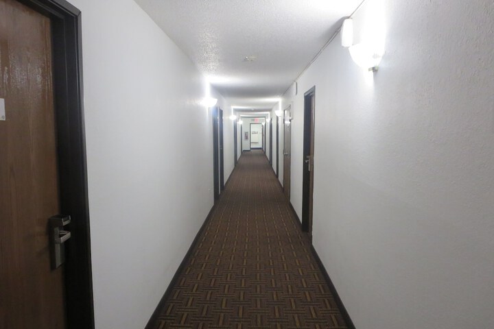 Ballroom/Hall 29 of 31