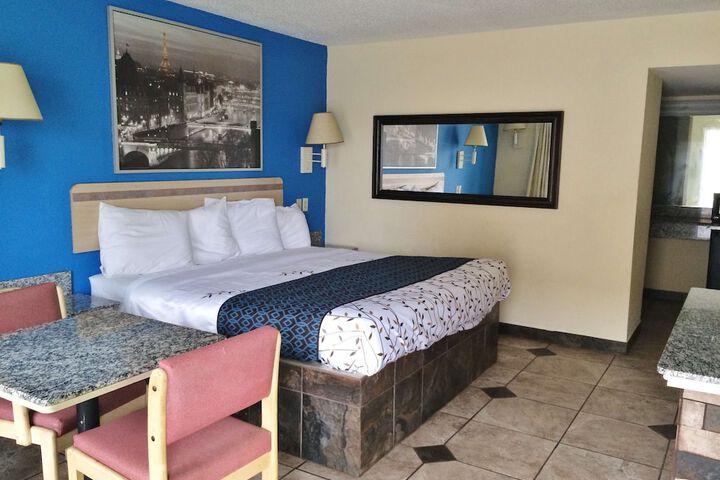Room 15 of 19