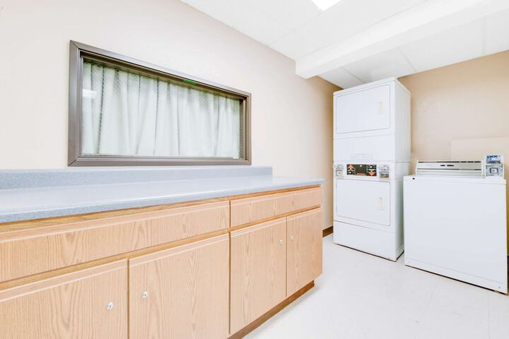 Room 32 of 32