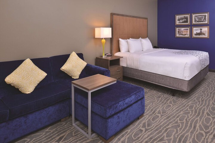 Room 34 of 61