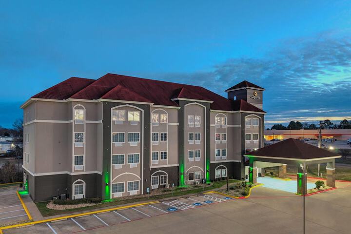 La Quinta Inn & Suites by Wyndham Paris