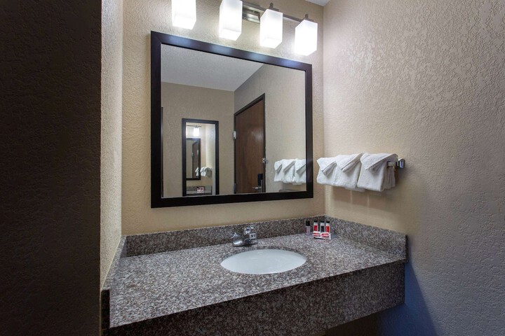 Room 25 of 49