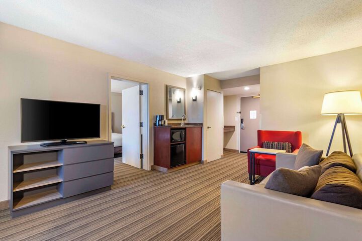 Room 12 of 32