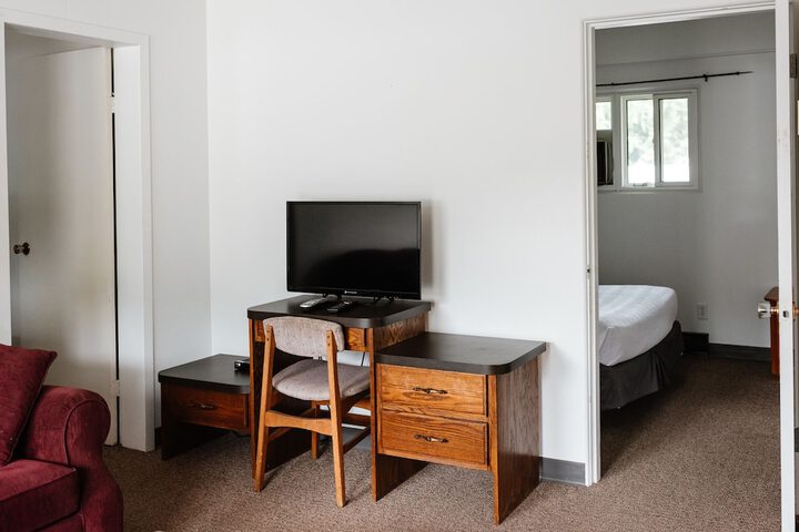 Room 9 of 10
