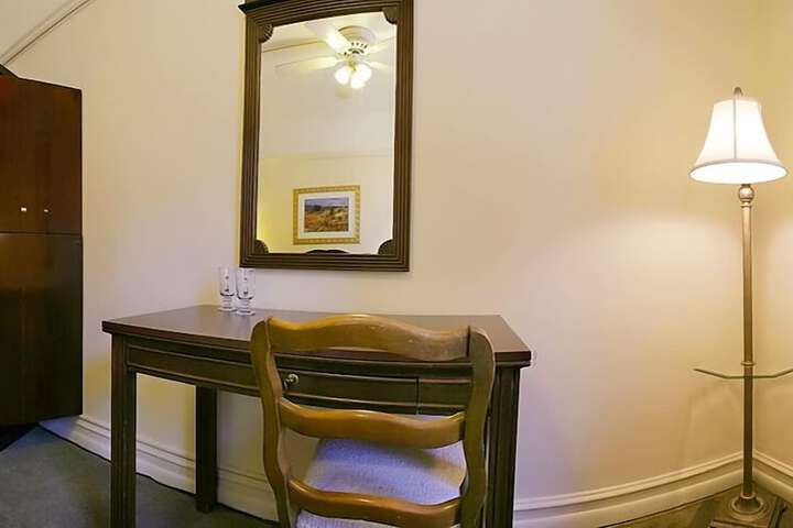 Room 29 of 40