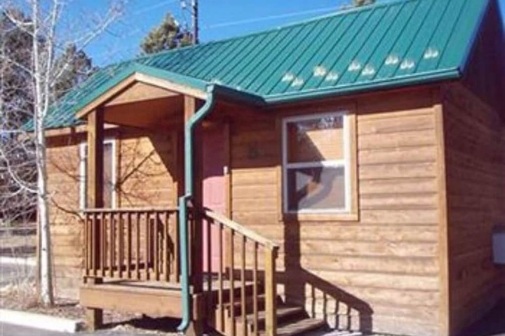 Eagle Fire Lodge & Cabins