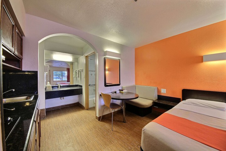 Motel 6 Edinburg TX