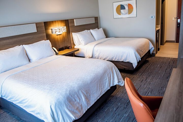 Holiday Inn Express and Suites Mason City by IHG