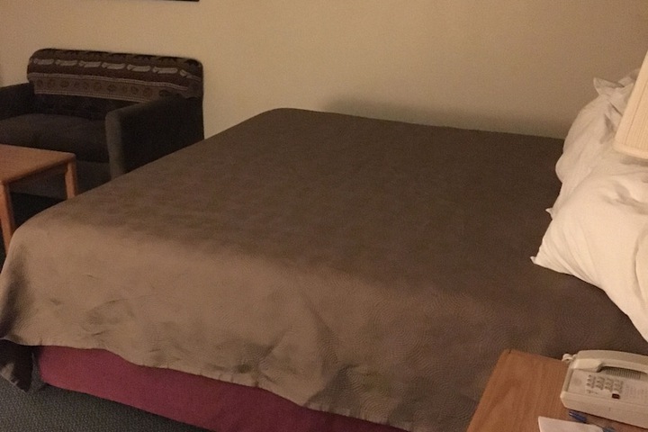 Moose Lake Lodge & Suites