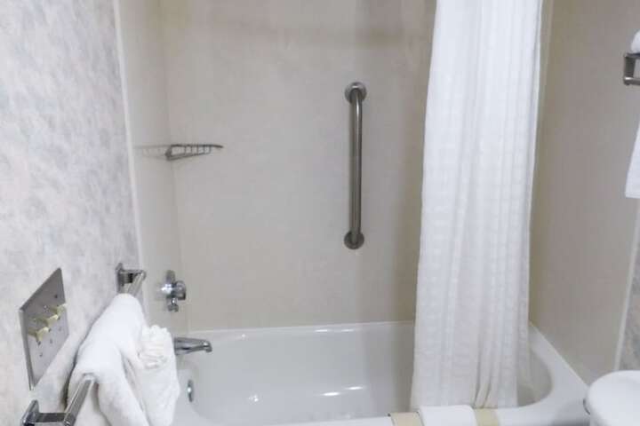 Room 10 of 40