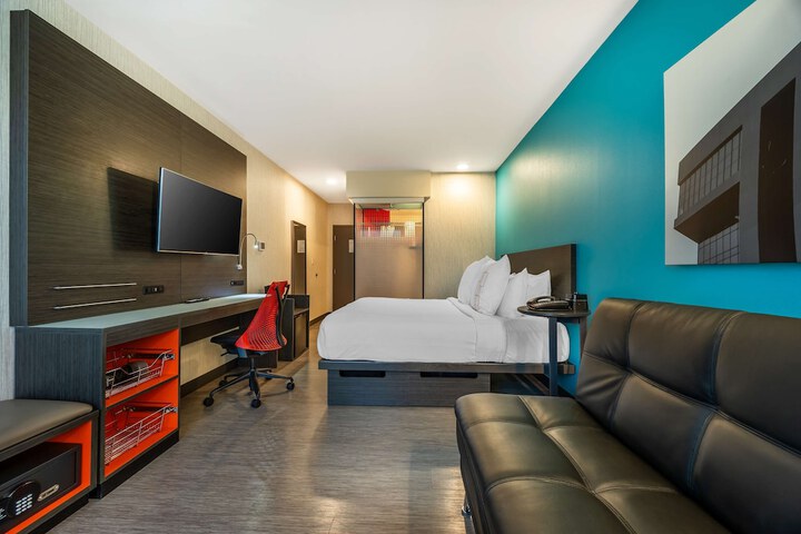 Room 37 of 48