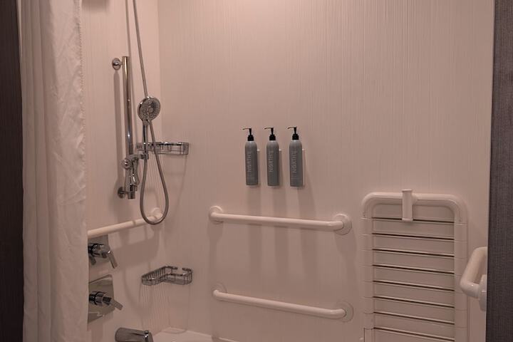 Room 18 of 43