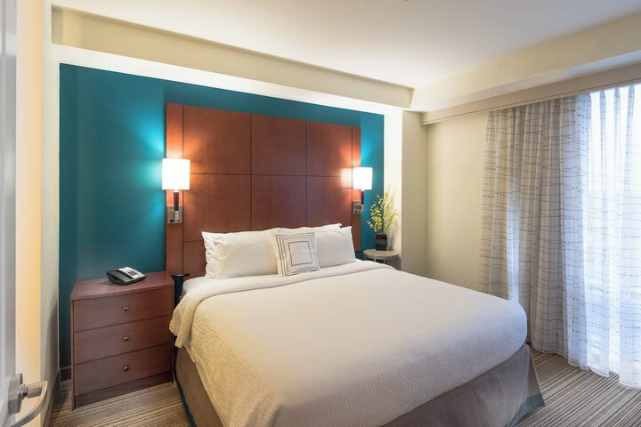Room 21 of 38
