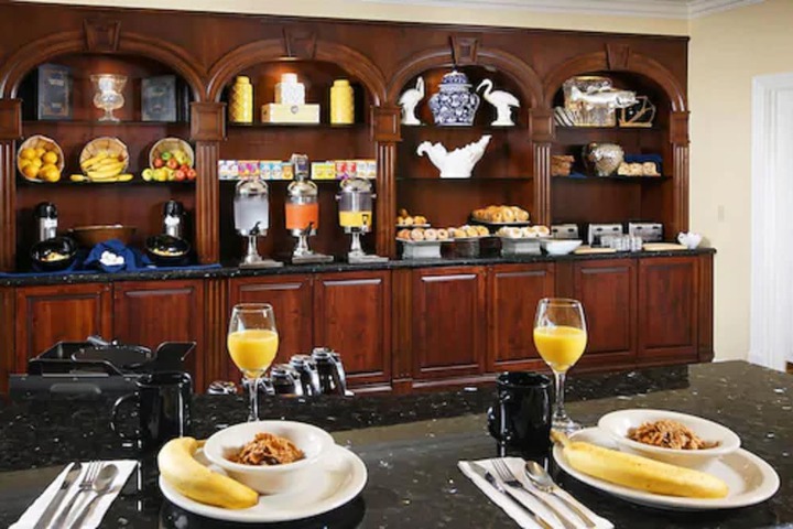 Breakfast/Coffee Service 42 of 69