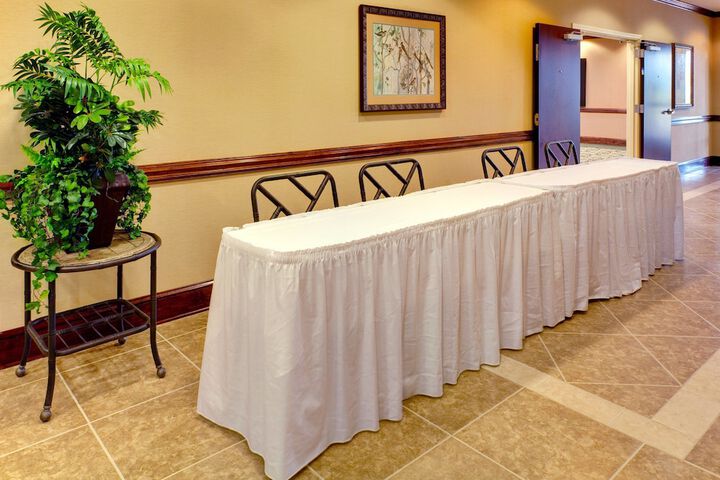 Holiday Inn Express & Suites Millington by IHG