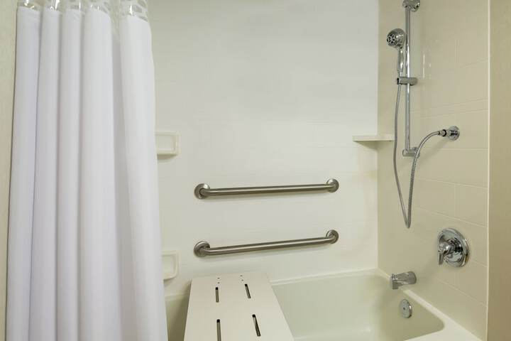 Hampton Inn Buffalo-Airport / Galleria Mall