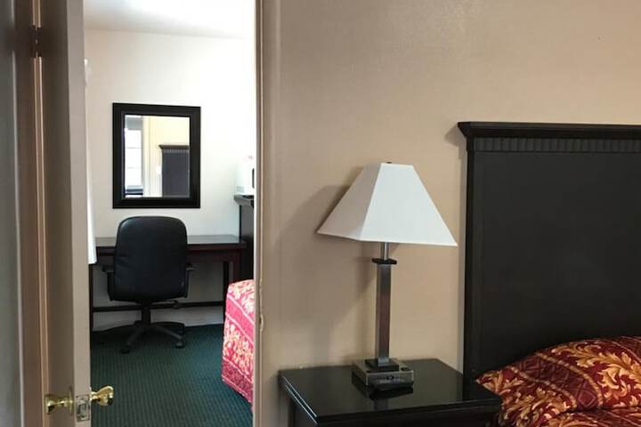 Room 4 of 25