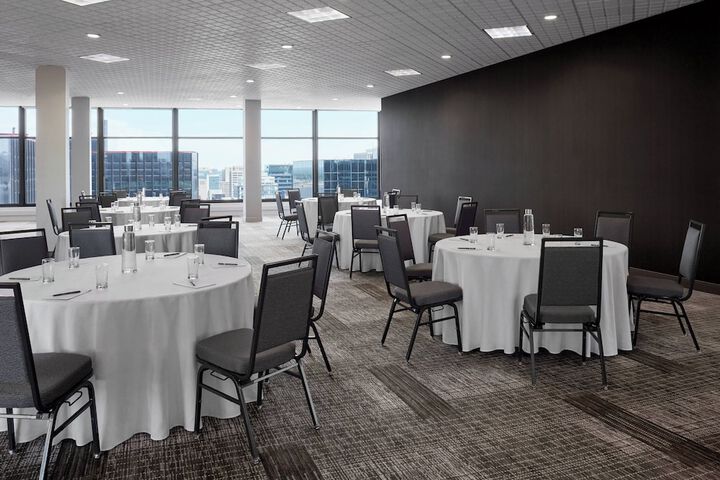Delta Hotels by Marriott Ottawa City Centre