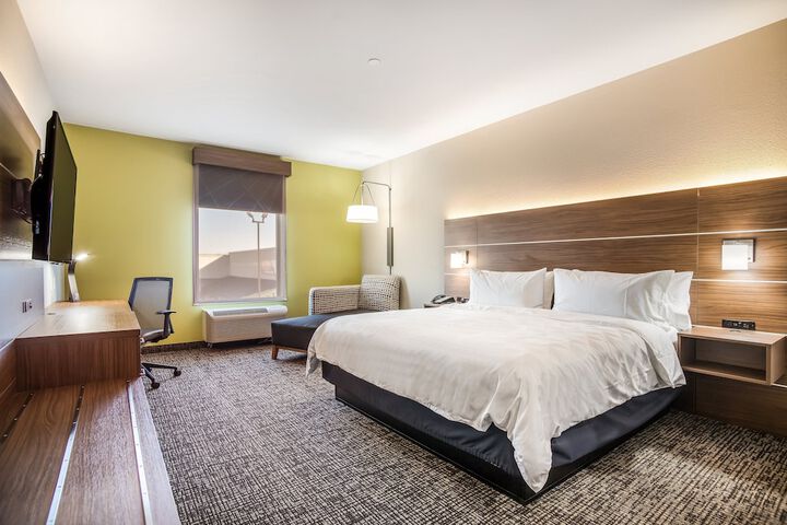 Room 34 of 46