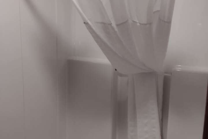 Room 16 of 38