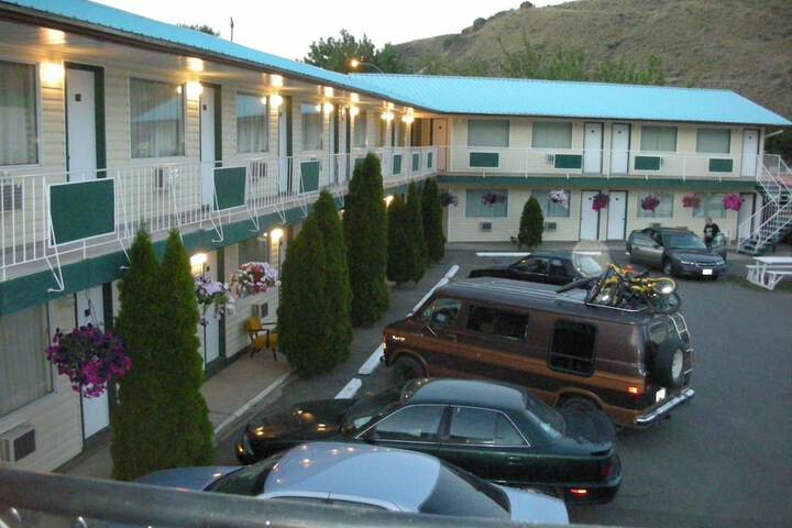 Cache Creek Inn