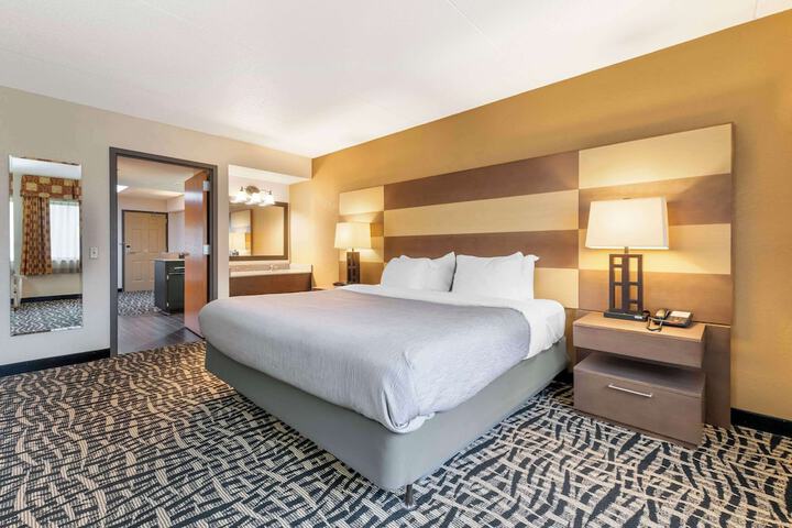 Quality Inn & Suites Mayo Clinic Area