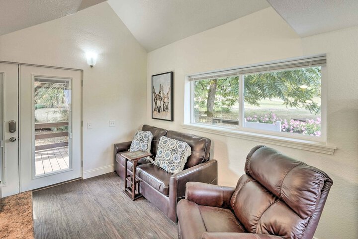 Cozy Ferndale Studio on 20-acre Working Farm!