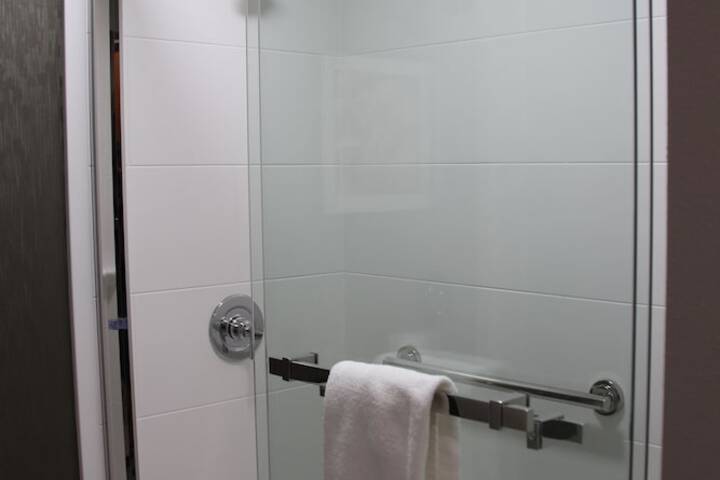 Room 13 of 97
