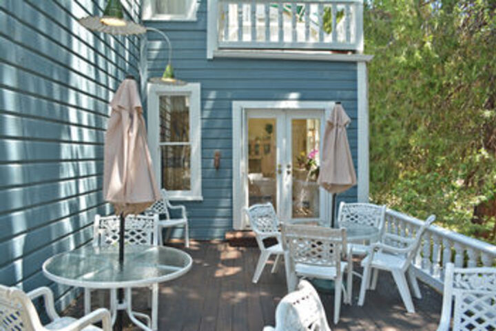 Deer Creek Inn