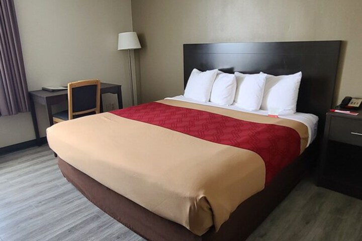 Room 32 of 45