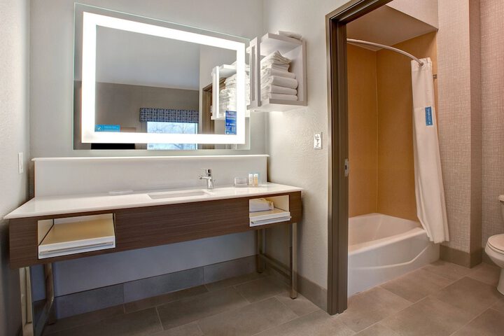 Room 20 of 40